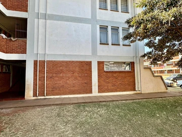 2 Bedroom Flat & Apartment