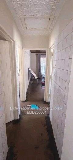 Well-kept 3-Bed Kuwadzana Home - Verandah & Walled