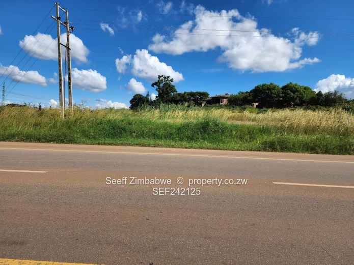 Prime Logistics & Retail Hub: High-Exposure Commercial Asset in Pomona