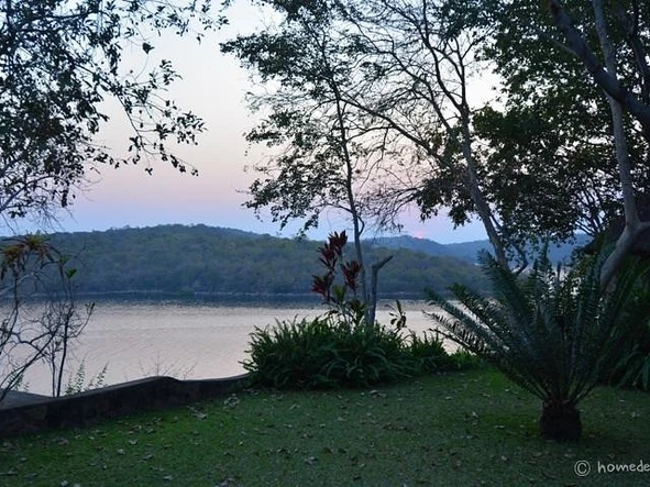 Hotel & Lodge