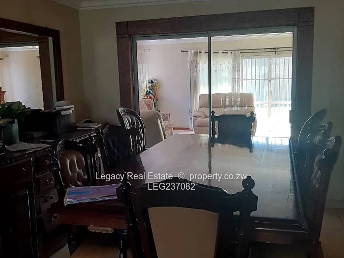 Premium Chadcombe Home With Triple Garage & Borehole