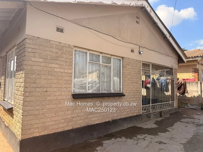 Dzivarasekwa Gunhill House for sale  (Sole Mandate)