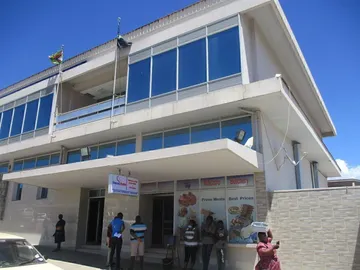 Morden well maintained first floor shop/office to  let in the Central Business District in Mutare   