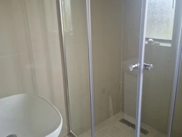 4 Bedroom Flat & Apartment