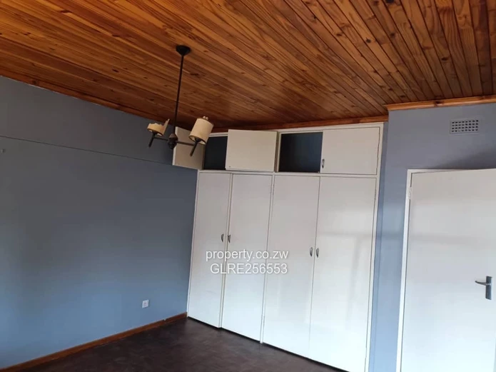 Avondale 2-Bed Townhouse - Garden, Carport & Tank