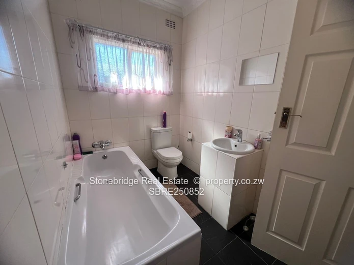 3 Bedroomed Fully Furnished Cottage in Hillside For Rent