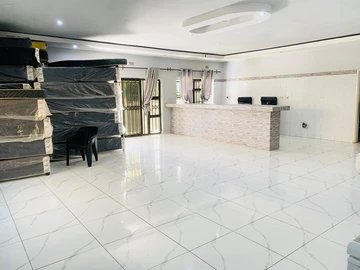 7 Bedroom Flat & Apartment