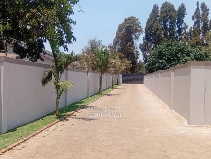 Mount Pleasant 4-Bed Townhouse w/ Pool & Borehole