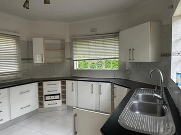 4 Bedroom Garden Flat