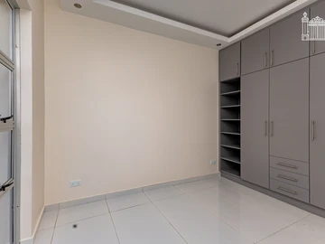 3 Bedroom Flat & Apartment