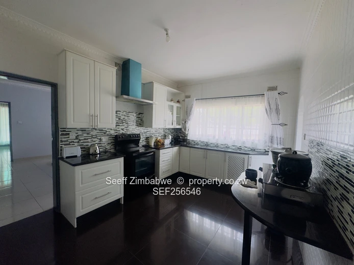 3 bed house on 4136sqm for sale in Old Windsor, Ruwa