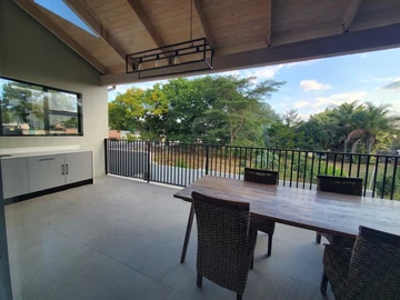 3 Bedroom Flat & Apartment