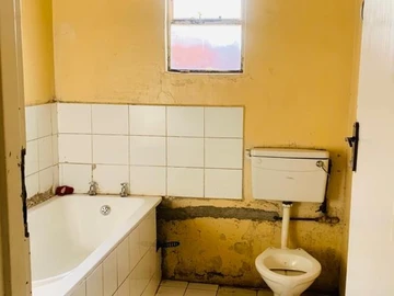 2 Bedroom Flat & Apartment