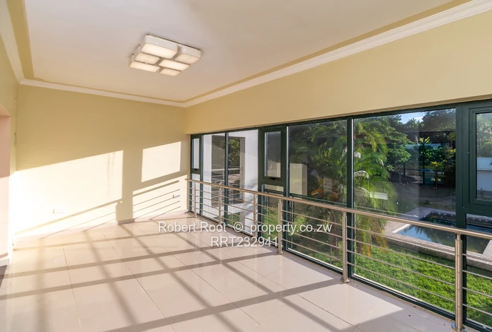 Luxury 5-Bed Cluster House With Pool-Chisipite