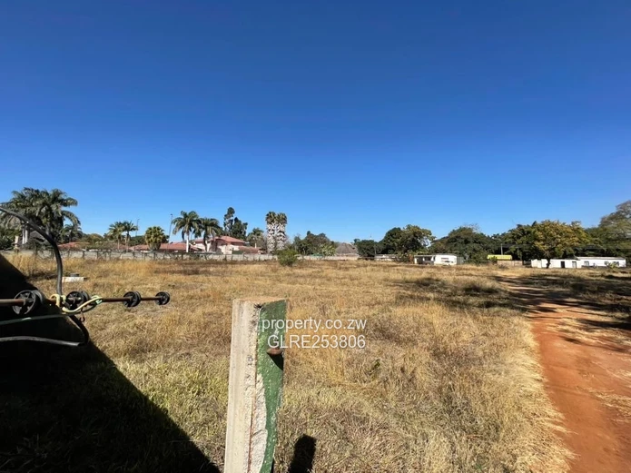 Vacant 8019m² Vainona Stand — Subdividable & Serviced
