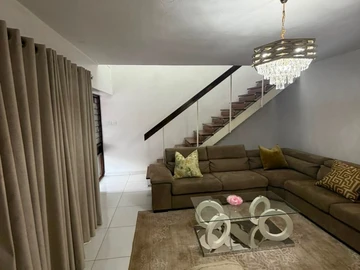 2 Bedroom Flat & Apartment