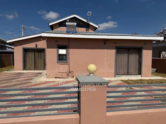 Arlington 4-Bed Townhouse with Deed,Solar & 24hr Security
