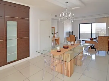 2 Bedroom Flat & Apartment