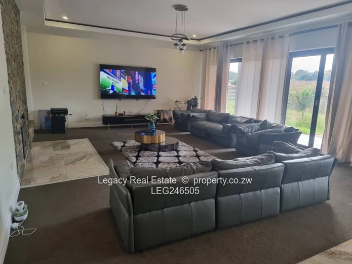 High-End Helesvale Home With Gym & Borehole.