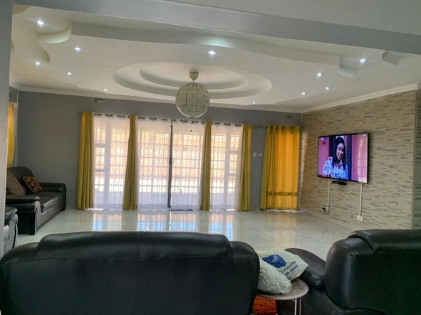 5 Bedroom House