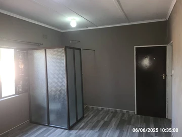 16 Bedroom Flat & Apartment