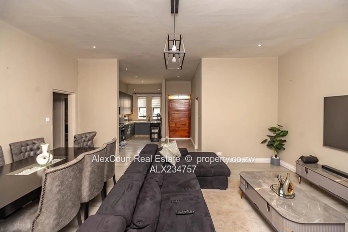 Modern And Spacious Cluster Home in Prime Greendale!