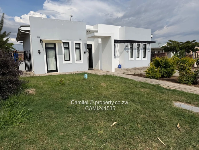 Arlington private gated community 3 beds main en-suite with cottage