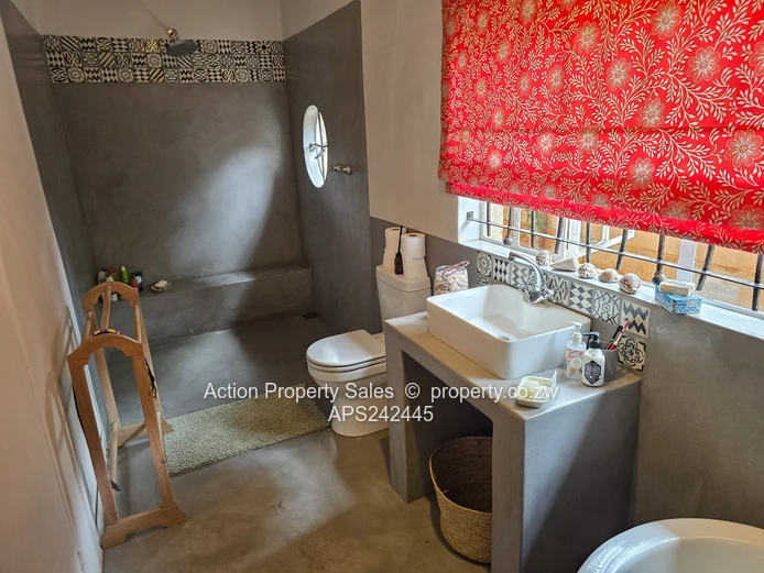 Beautiful House For Sale In Highlands! 