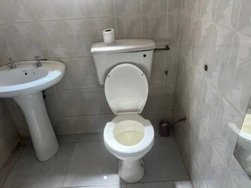 2 Bedroom Flat & Apartment