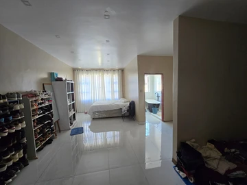 5 Bedroom Flat & Apartment