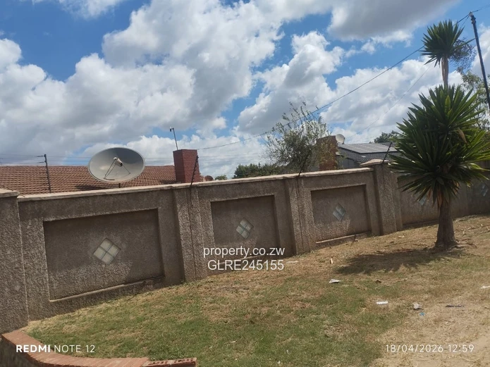 3-Bed Houghton Park Home — Walled Yard, Tank & Ensuite