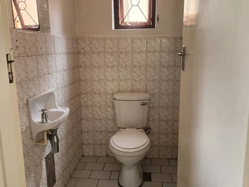 3 Bedroom Flat & Apartment