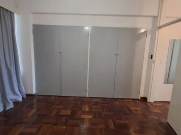 2 Bedroom Flat & Apartment