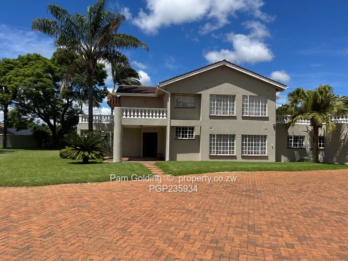 Executive home in Helensvale
