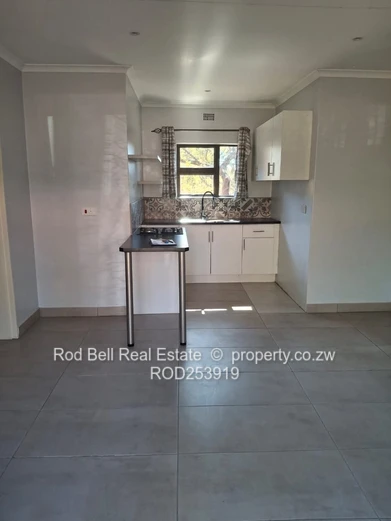 Chisipite 3-Bed with Modern Kitchen & Garden