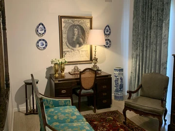 2 Bedroom Flat & Apartment