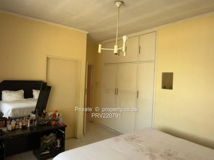 Emmaculate 2 bedroomed garden flat (Sole Mandate)