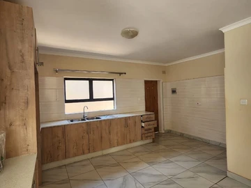 3 Bedroom Flat & Apartment