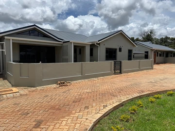 3 Bedroom Garden Flat