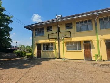 2 Bedroom Flat & Apartment
