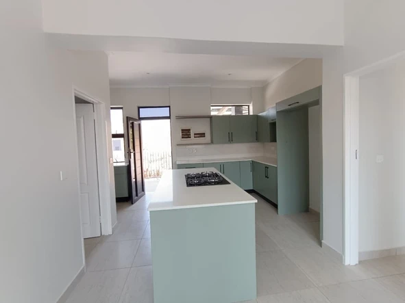 2 Bedroom Flat & Apartment