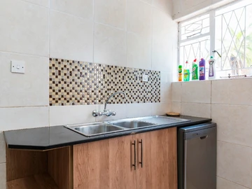 4 Bedroom Garden Flat