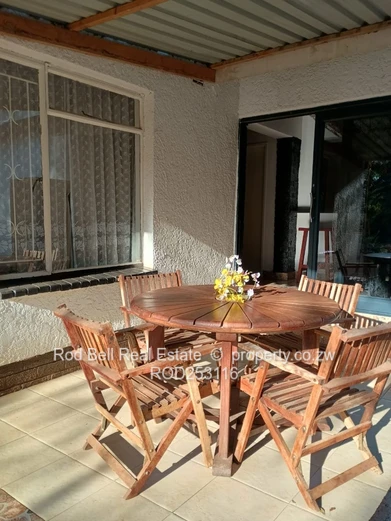 Glen Lorne 2-Bed Cottage — Tiled Bath & Breakfast Bar