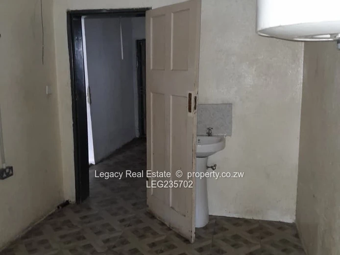 Start Earning Immediately ,Fully Equipped Shop & Butchery,Busy Location!