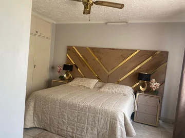 2 Bedroom Flat & Apartment