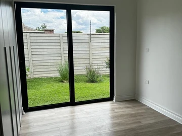 3 Bedroom Flat & Apartment