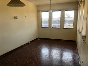 2 Bedroom Flat & Apartment