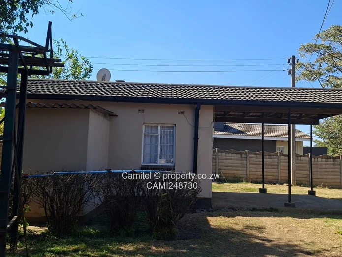 Sunridge 3-Bed Home on 1017m2 with Flatlet and Carport