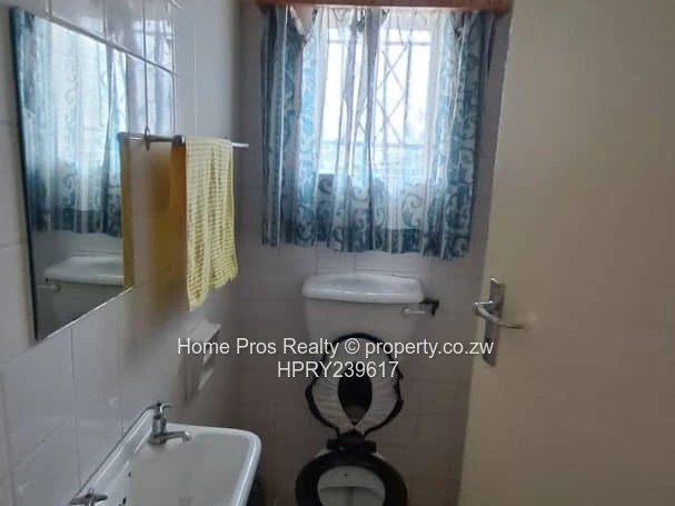 Spacious 4BR Emerald Hill Home on 2030m² — Borehole