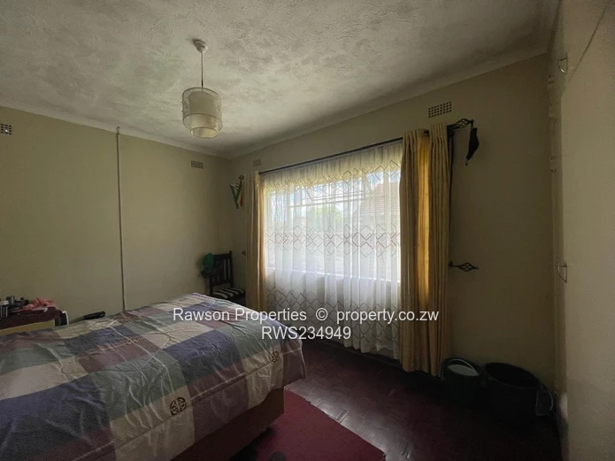 Neat Ashdown Park 3 bedroom House For Sale (Sole Mandate)
